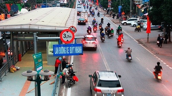 Lỗi đi vào làn xe buýt nhanh BRT: vì sao dễ bị phạt nguội?