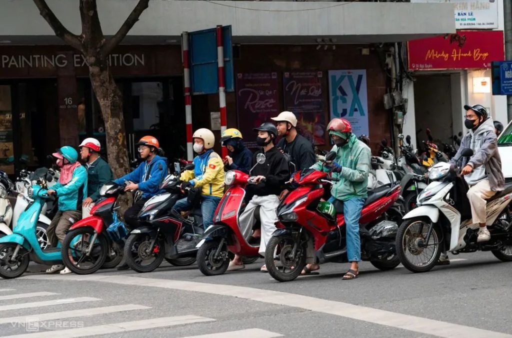 Hà Nội dự kiến cấm xe máy xăng tại 9 phường