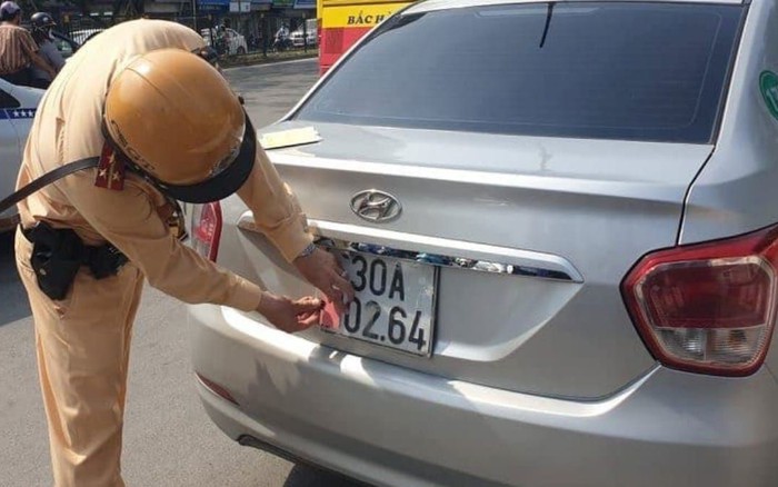 Biển số bẩn, mờ có bị phạt nguội không? Phân biệt vô ý và cố ý che biển