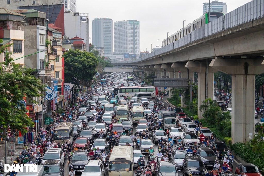 Hà Nội dự kiến cấm xe xăng: Lộ trình ra sao, người dân cần chuẩn bị gì?