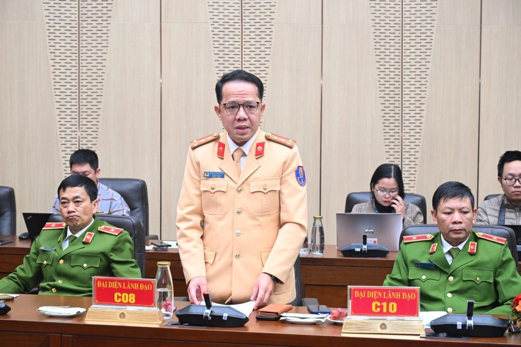 Có camera AI rồi, vì sao CSGT vẫn cần trực tiếp xuống đường?