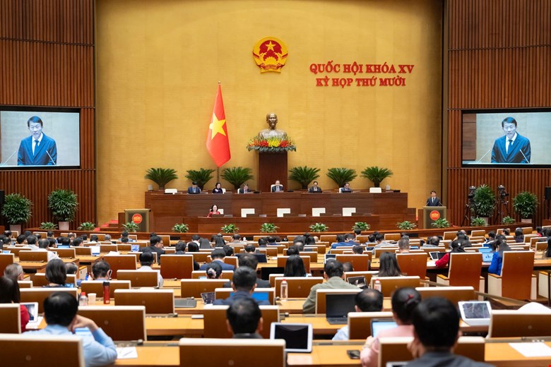 Không bắt buộc taxi và xe dịch vụ phải lắp ghế trẻ em – Quốc hội chốt quy định mới